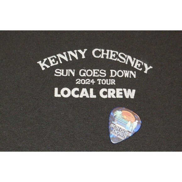 Kenny Chesney Sun Goes Down 2024 Tour Local Crew XL T-Shirt with Guitar Pick - Picture 1 of 12